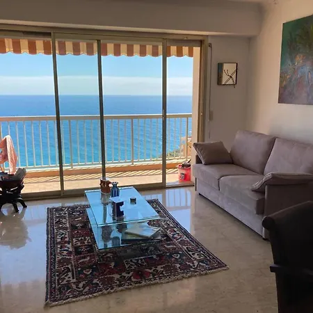 Verseau Vue Et Rocher De Monaco *